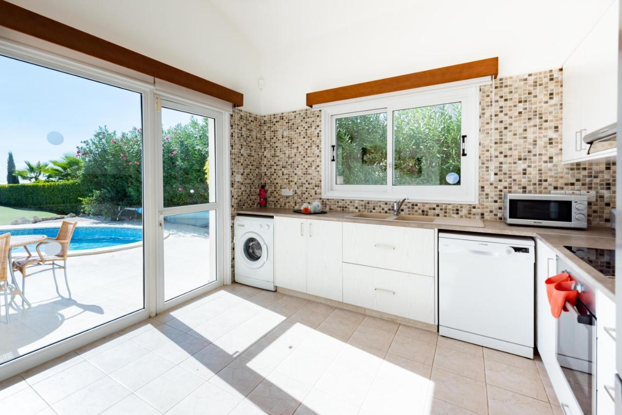 Villa Savoya Sunrise By Ezoria Villas Coral Bay Exterior foto
